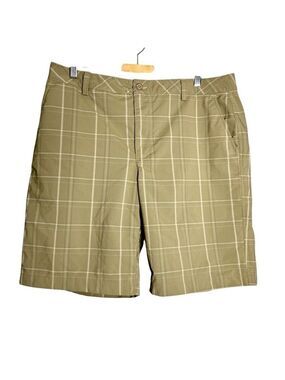 Under Armour Performance Brown Plaid Flat Front Golf Shorts, size 36